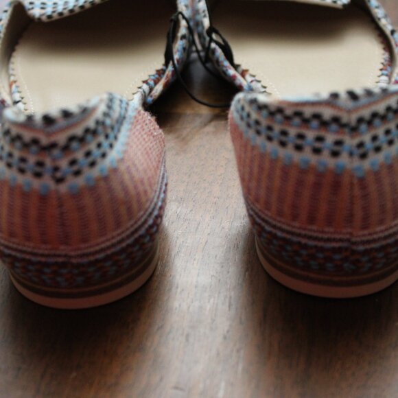 Isaac Mizrahi Open Side Closed Toe Flats NWOB - Picture 11 of 13